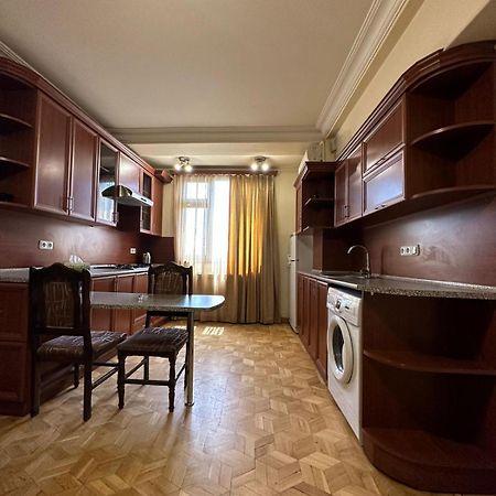Luxuary Spacious 1Bedroom Apt,Centre Yerevan Exterior photo