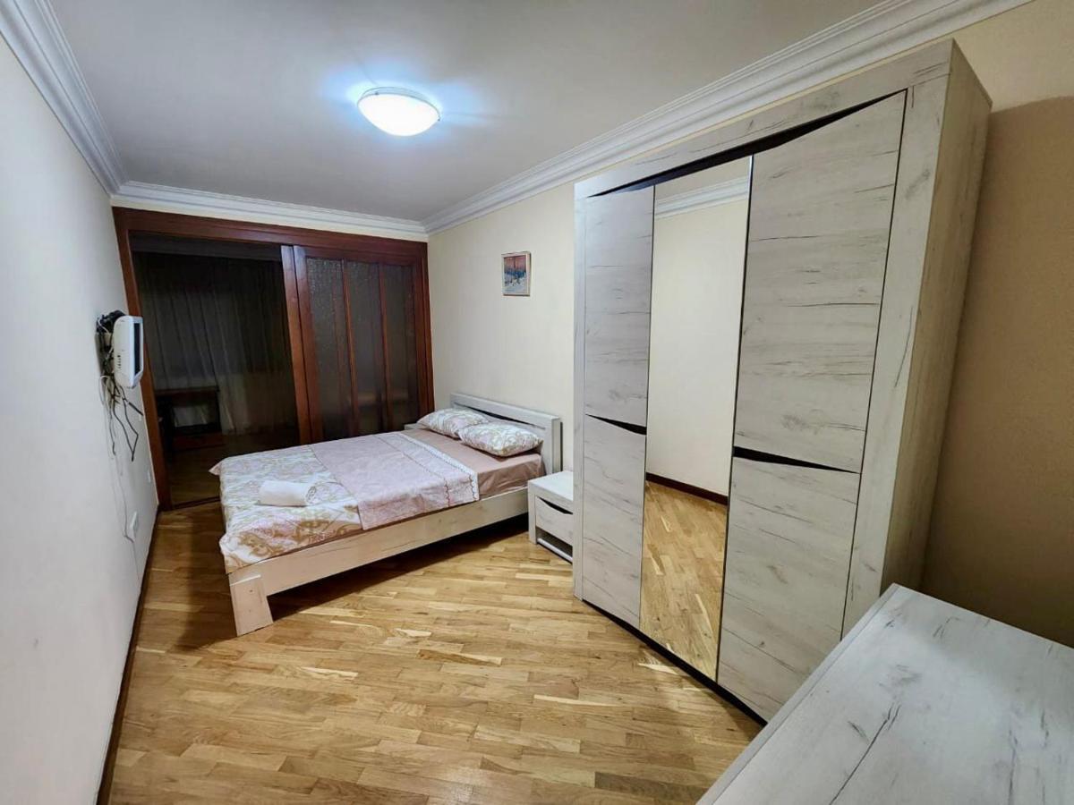 Luxuary Spacious 2+1Bedroom Apt,Centre Yerevan Exterior photo